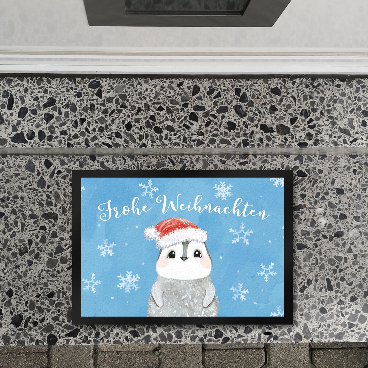 Pinguin mit Weihnachtsmütze Fußmatte in 35x50 cm und Spruch Frohe Weihnachten