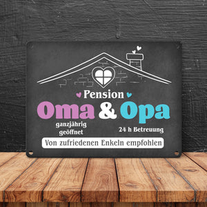 Pension Oma & Opa Metallschild in 15x20 cm mit Spruch Von zufriedenen Enkeln empfohlen