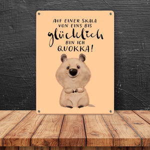 Quokka Metallschild in 15x20 cm mit Spruch Von eins bis glücklich