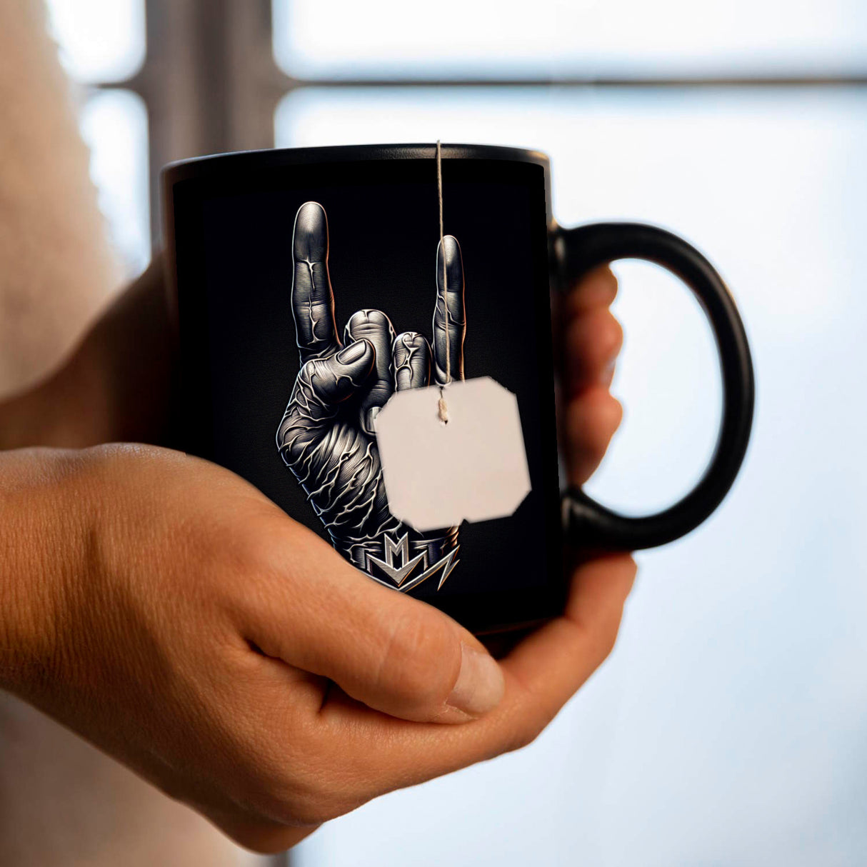 Heavy Metal Zeichen Tasse schwarz in Schwarz
