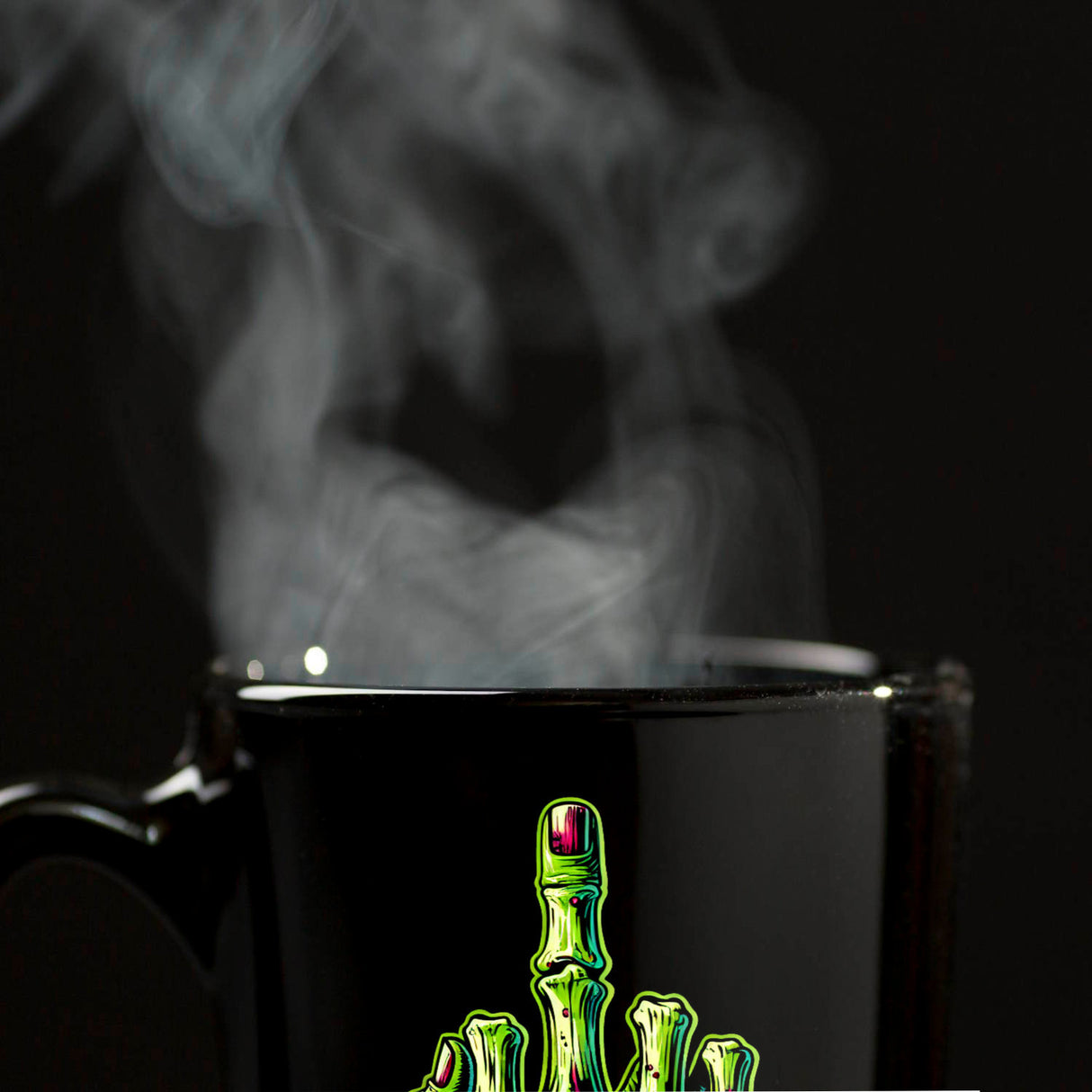Zombieskeletthand Mittelfinger Tasse schwarz in Schwarz