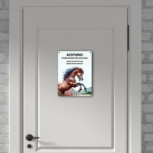 Pferd Metallschild in 15x20 cm mit Spruch Vorsicht Pferde können beißen und schlagen