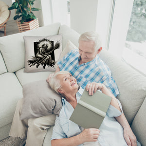 Böse Hexe auf einem Besen Kissen