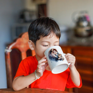 Schlafender Löwenpapa mit Löwenbaby Kaffeebecher