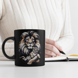 Löwe mit Babylöwen Tasse in Schwarz