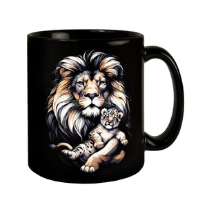 Löwe mit Babylöwen Tasse in Schwarz