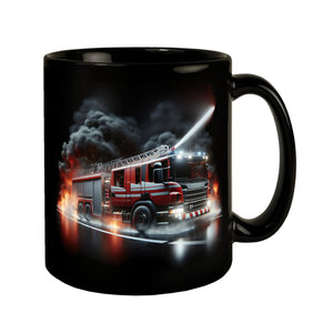Feuerwehrfahrzeug im Einsatz Tasse in Schwarz