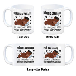Schlafender Bär mit Doktorhut Kaffeebecher mit Spruch Prüfung bestanden