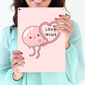 Jelly & Friends Qualle Metallschild in 15x20 cm mit Spruch Love Wins