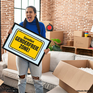 Garantiert genderfreie Zone Fußmatte in 35x50 cm in Straßenschildoptik