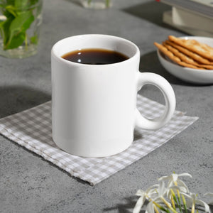 Kaffeebecher mit Putz-Schaf und Lippenstift Motiv
