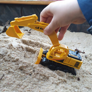 Bagger Spielzeugmodell mit Frikitionsmotor